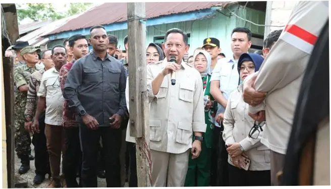Cek Penerima BSPS, Tito Dorong Pemda Perluas Dukungan Bedah Rumah Lewat APBD