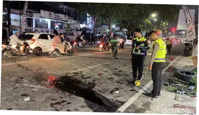 Detik-detik Tabrakan Beruntun di Semarang hingga Pengemudi Hyundai Kabur