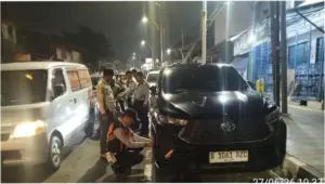 Dishub Cabut Pentil Mobil-mobil Parkir Liar di Jl Minangkabau Jaksel