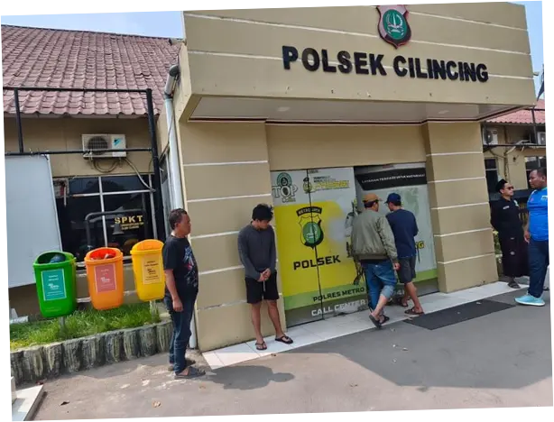 Ditangkap, Bang Jago di Jakut Ngamuk Acungkan Celurit Positif Narkoba