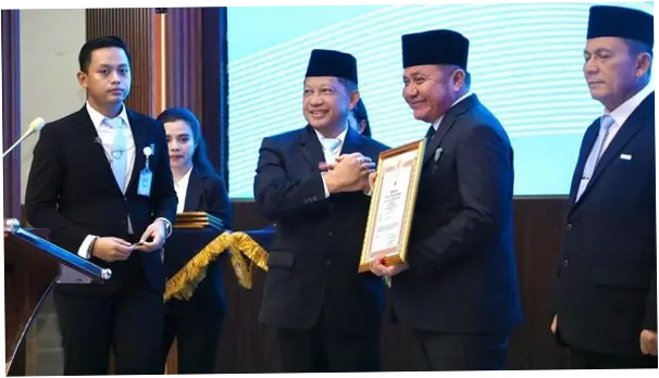 Gubernur Sumsel Raih Tanda Kehormatan Satyalancana Wira Karya dari Prabowo