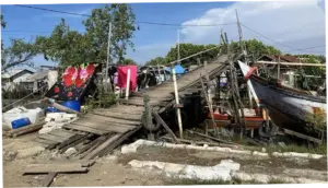 Jembatan Muara Gembong Banyak Tambalan dan Hampir Roboh, Mari Kita Bantu