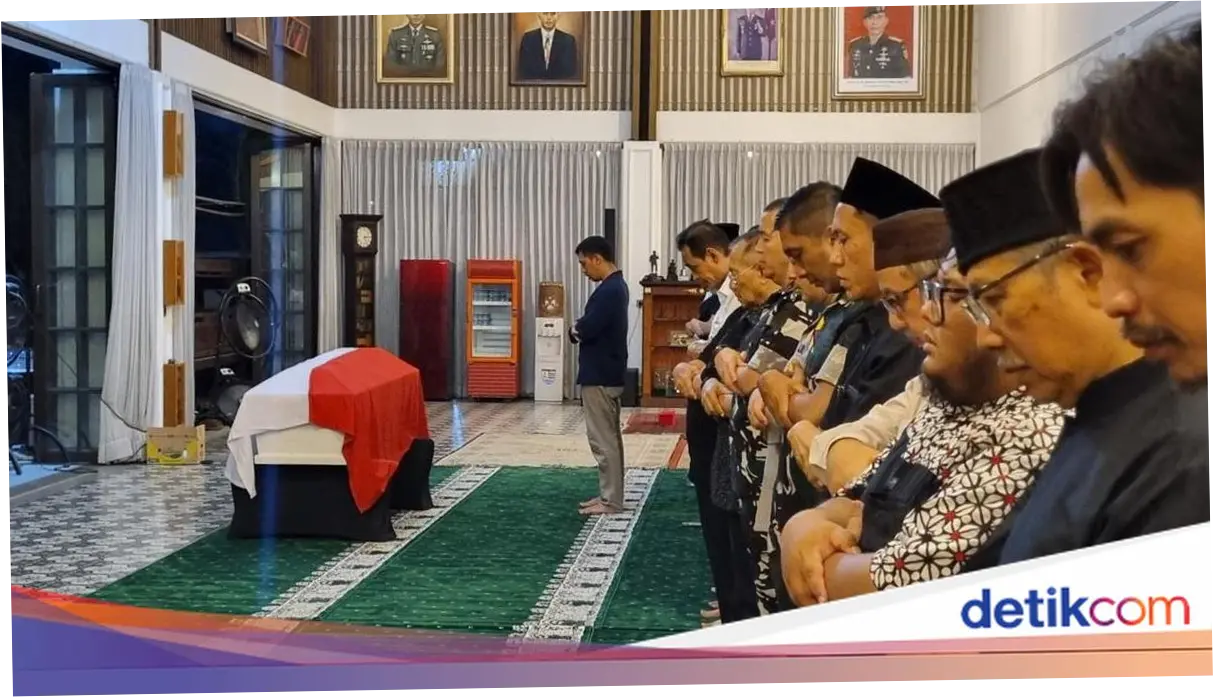 Jenazah Eks Menhan Ryamizard Ryacudu Tiba di Rumah Duka, Pelayat Berdatangan