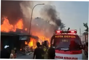 Kebakaran di Jalan Baru Depok: 7 Kios Hangus, Diduga Akibat Korsleting