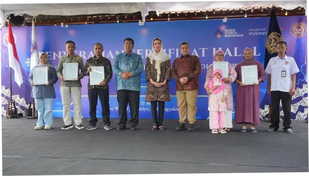 Kemenpar Puji BPJPH Fasilitasi 31.548 Sertifikat Halal UMK Desa Wisata