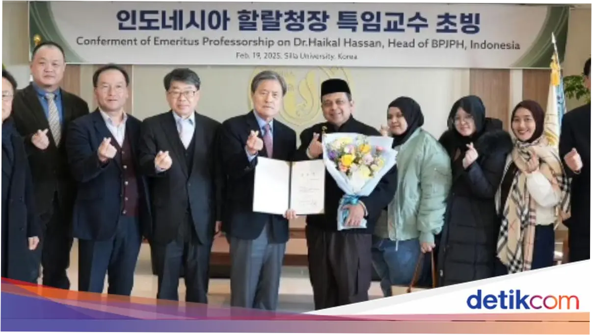 Kepala BPJPH Raih Gelar Profesor Kehormatan dari Silla University Kosel