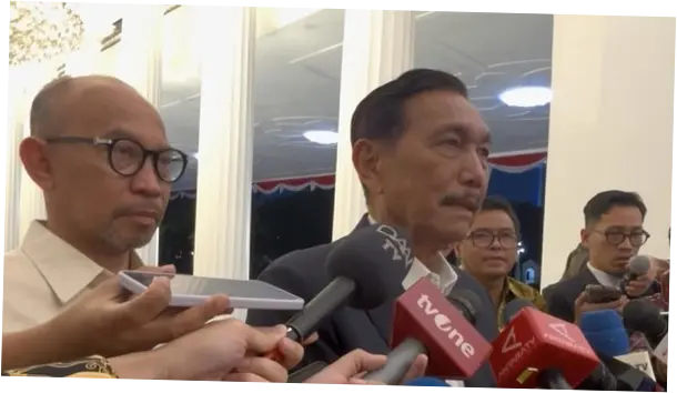 Luhut Ungkap Penyaluran Baru Bansos Bakal Berbasis Digital dan Pakai AI