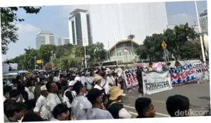 Massa Demo di Patung Kuda Temui Wamensesneg, Sampaikan Masukan soal MBG