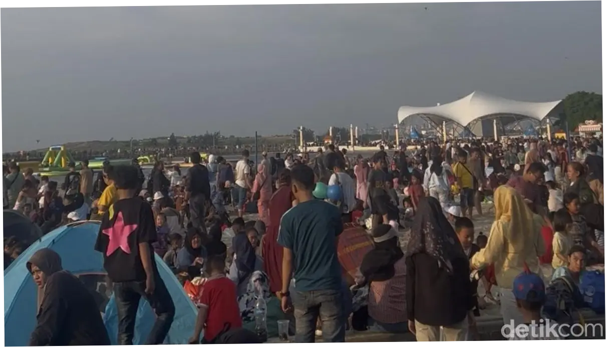 Membludak, 62 Ribu Warga Padati Ancol di Hari Terakhir Masuk Gratis