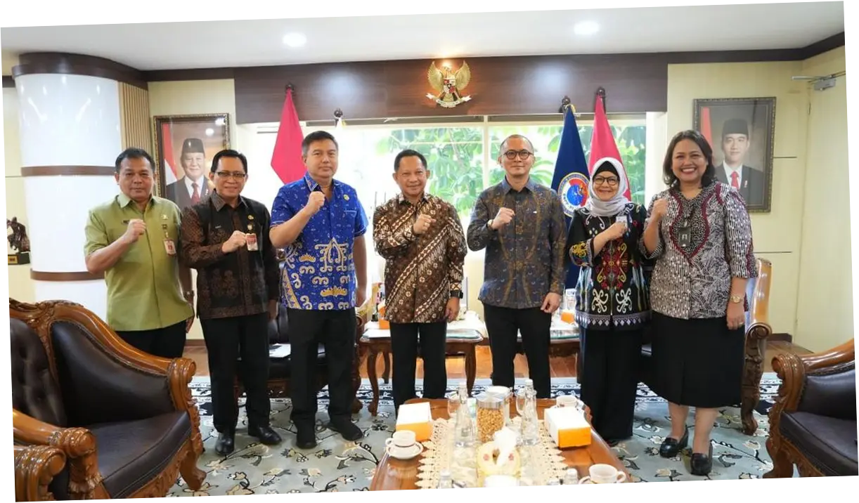 Mendagri Minta Daerah Perbanyak Nobar Piala Dunia demi Gerakkan Ekonomi