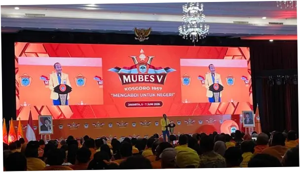 Momen Bahlil Kaget Disambut Lagu 'Mas Bahlil Ganteng' di Mubes V Kosgoro