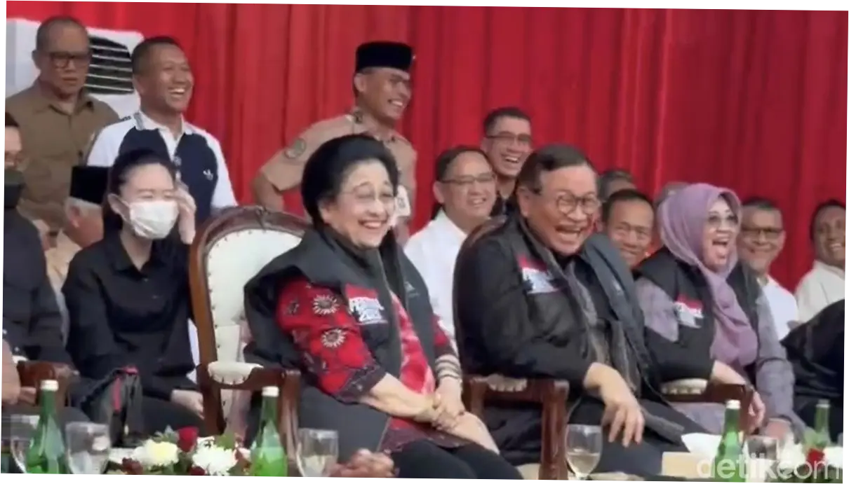 Momen Megawati Tertawa Saksikan Lomba Impersonate Dirinya