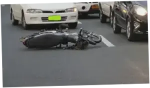 Pemotor Tewas Usai Tabrak Motor Lain dan Pagar Bangunan di Kemang Bogor