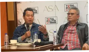 Penyematan Jaket PSI ke Jokowi: Strategi Baru untuk Gaet Suara dari PDIP