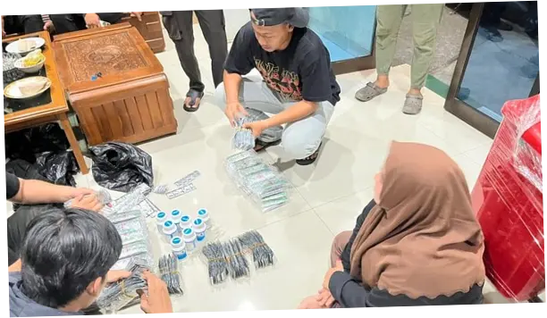 Polairud Polda Metro Tangkap 2 Penjual Obat Keras ke Nelayan di Jakut