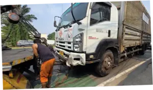 Polisi Periksa Kelayakan Truk Kecelakaan Maut Seruduk Motor di Bekasi
