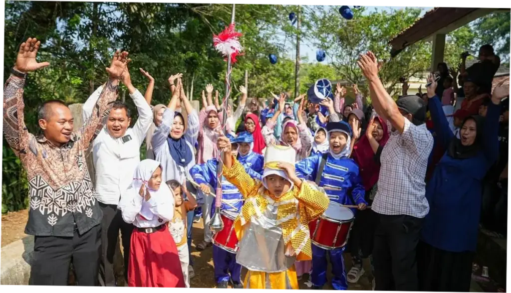 Prabowo Beri Alat Drumben untuk SDN Sukabumi Usai Viral Pakai Barang Bekas