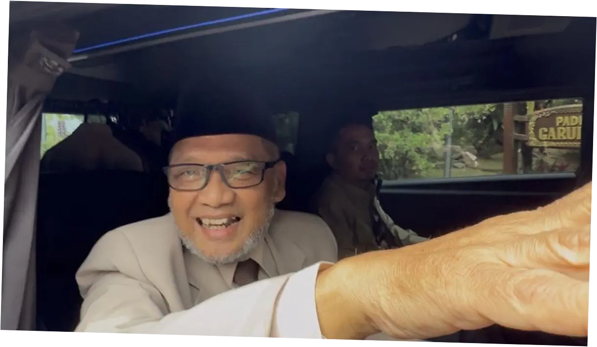 Prabowo Panggil Menteri-Wamen Haji ke Hambalang, Bahas Evaluasi Haji 2025