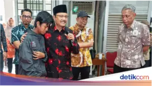 Tinjau SRMP 10 Bogor, Mensos Dengarkan Kisah Anak yang Nyaris Putus Sekolah
