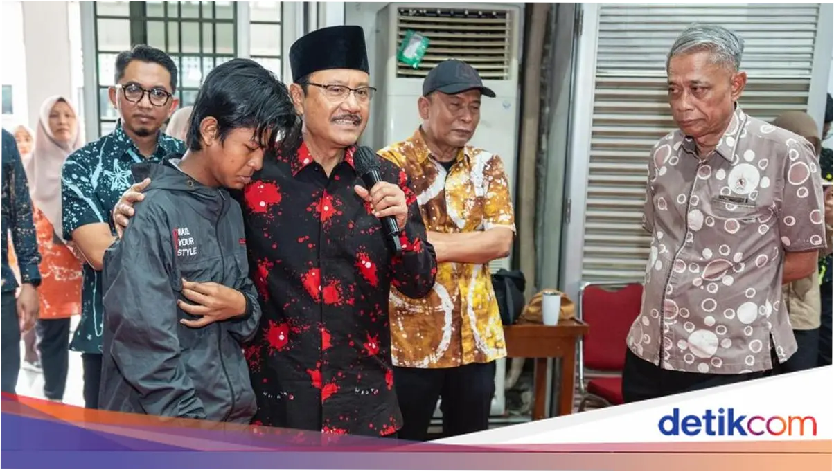Tinjau SRMP 10 Bogor, Mensos Dengarkan Kisah Anak yang Nyaris Putus Sekolah