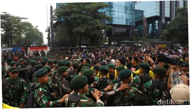 TNI Jelaskan Pengerahan Prajurit Ikut Amankan Demo di Tosari Jakpus