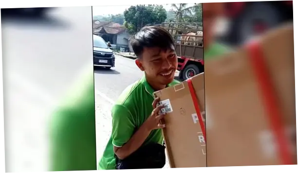 Viral Kurir Antar Kulkas Pesanan Tersangka Taufik Hidayat, Warga Mengira Intel