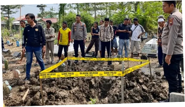 Warga Brebes Geger Makam di TPU Grinting Dibongkar Orang Tak Dikenal