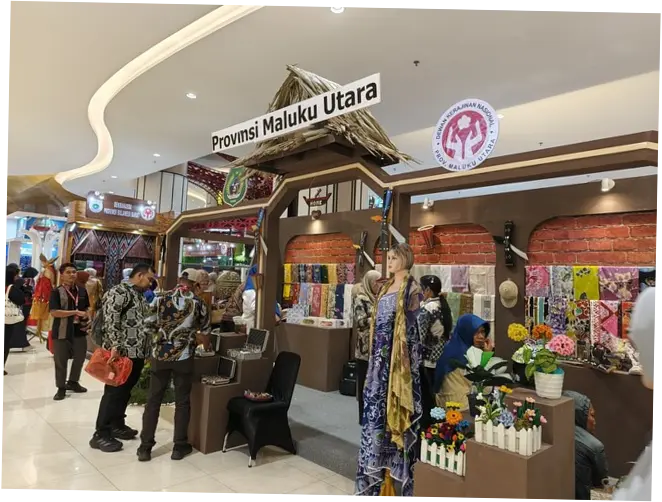 Batu Bacan Malut Disulap Jadi Bros-Aksesori Modern