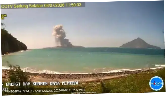 BMKG Terus Pantau Aktivitas Muka Air Laut Saat Erupsi Gunung Anak Krakatau