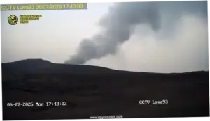 Gunung Anak Krakatau Erupsi, Muntahkan Abu Vulkanik 150 Meter