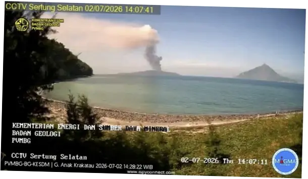 Gunung Anak Krakatau Erupsi, Nakhoda di Selat Sunda Diminta Waspada
