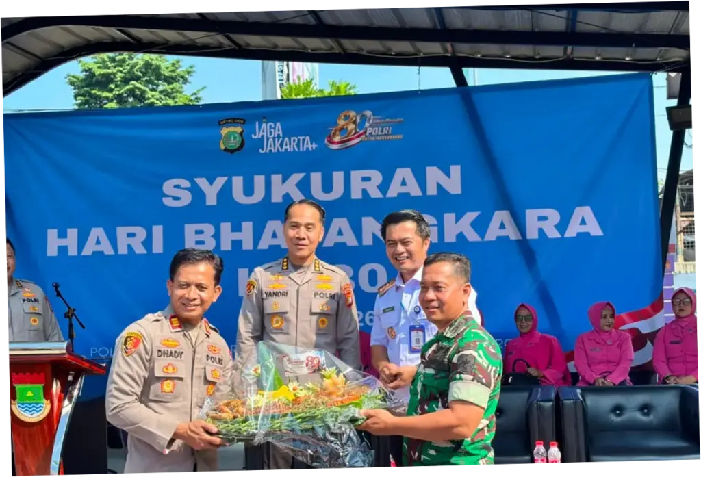 Hari Bhayangkara ke-80: Polda Metro Sambut Koalisi Masyarakat Sipil dengan Bunga