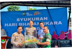 Hari Bhayangkara ke-80: Polda Metro Sambut Koalisi Masyarakat Sipil dengan Bunga