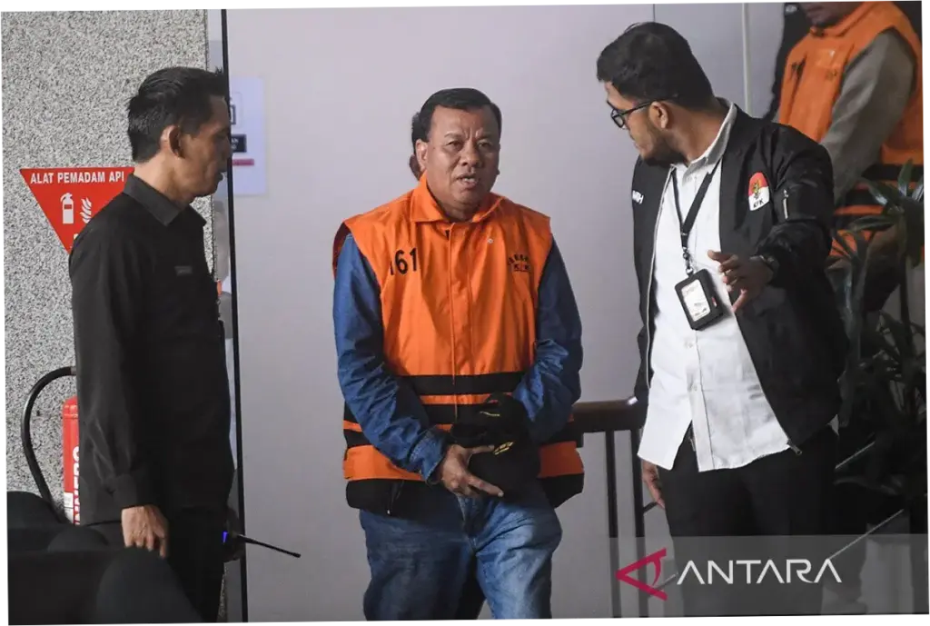 KPK Geledah Sejumlah Lokasi di Kuansing Terkait Kasus Bupati Suhardiman Amby