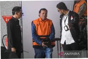 KPK Geledah Sejumlah Lokasi di Kuansing Terkait Kasus Bupati Suhardiman Amby