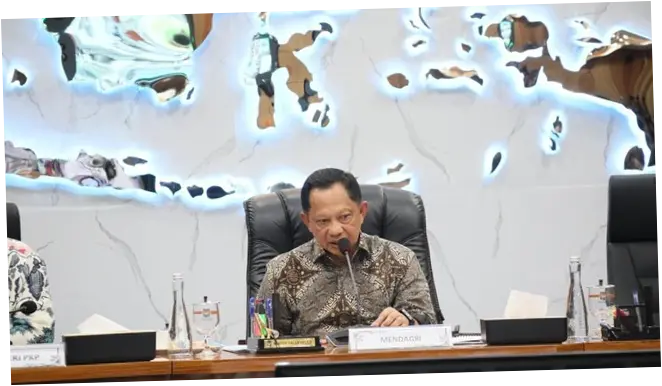 Mendagri Minta Pemda Kebut Program BSPS demi Capai Target 400 Ribu Rumah