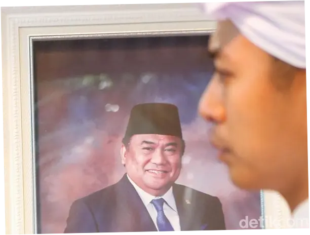 Mereka Mengenang Rachmat Gobel yang Berpulang