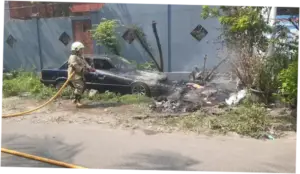 Mobil di Jakbar Terbakar, Dipicu Bakar Sampah Lalu Ditinggal