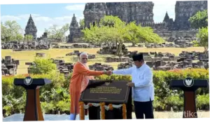 Momen Hangat Prabowo dan Modi di Candi Prambanan
