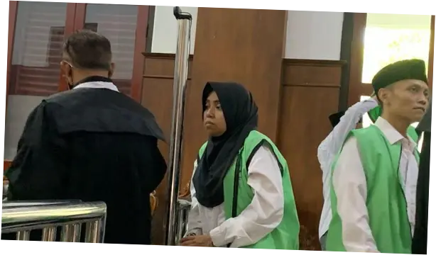 Murnita Sempat Ngeles Saat Kepergok Robohkan Rumah Dinas Pakai Ekskavator