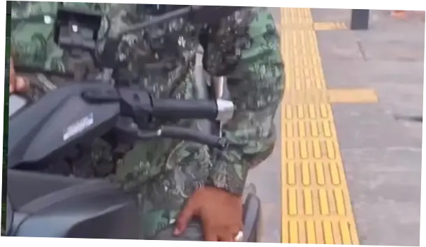 Pemotor Jajah Trotoar di Depok: Mengakui Bukan Tentara, Mengungkap Profesi Aslinya