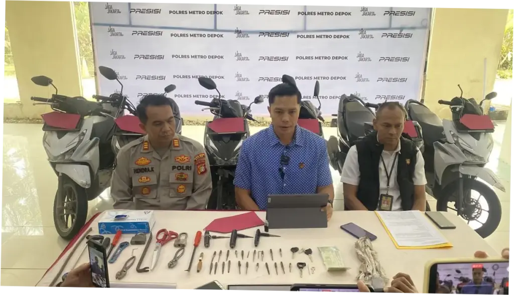 Polisi Tangkap 8 Maling di Depok, Temukan Motor Curian hingga Tali Pocong