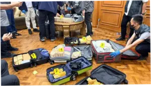Polri Sita Puluhan Kg Emas dan Koper Isi Uang Asing Terkait 3 Kasus Korupsi