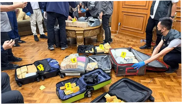 Polri Sita Puluhan Kg Emas dan Koper Isi Uang Asing Terkait 3 Kasus Korupsi