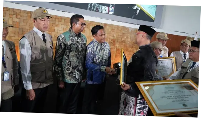 Polri Terima Penghargaan dari Kemenhaj atas Suksesnya Pengamanan Haji 2026