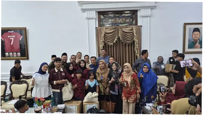 Tak Punya Status WN, 6 Anak PMI Dijemput Pemkab Gresik agar Bisa Sekolah