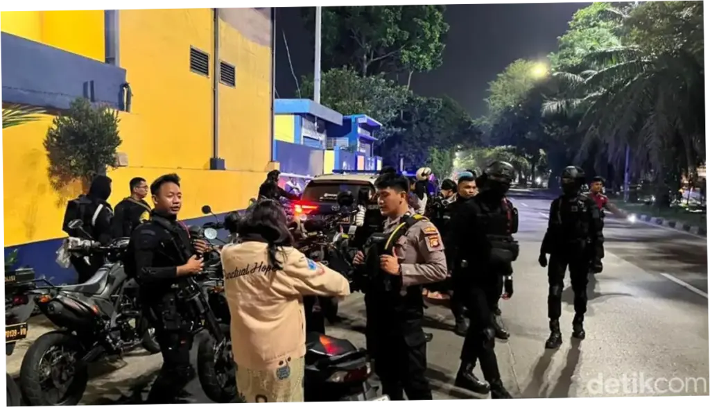 Tawuran di Jakarta Barat Dibubarkan, 4 Remaja Bawa Celurit Ditangkap