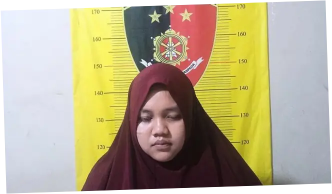 Wanita di Tangsel Tergetkan Toko Ramai Pengunjung Buat Jual Emas Palsu