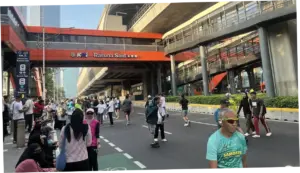 Warga Antusias Olahraga di CFD Rasuna Said: Tak Terlalu Padat-Lebih Adem